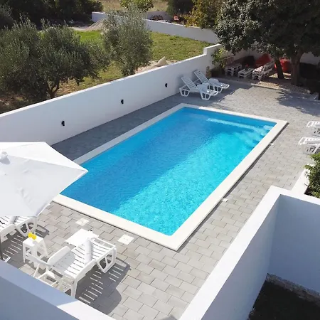 Solaris * Podgradina (Posedarje)