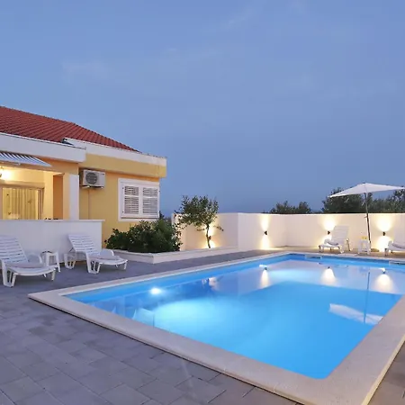 Solaris * Podgradina (Posedarje)